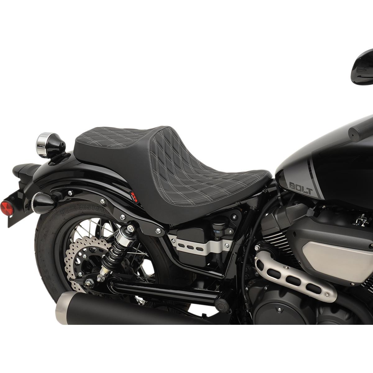 Predator III Double Diamond Seat - Silver Stitch